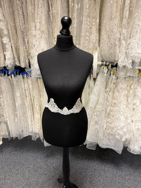 Galon de dentelle festonnée ivoire - T881