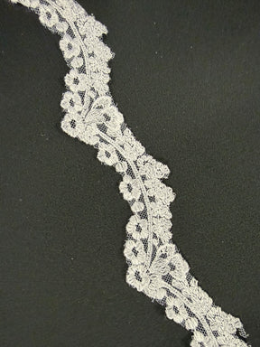 Garniture en dentelle brodée blanche - T744