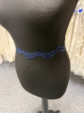 Bordure à paillettes torsadée bleu marine - T713