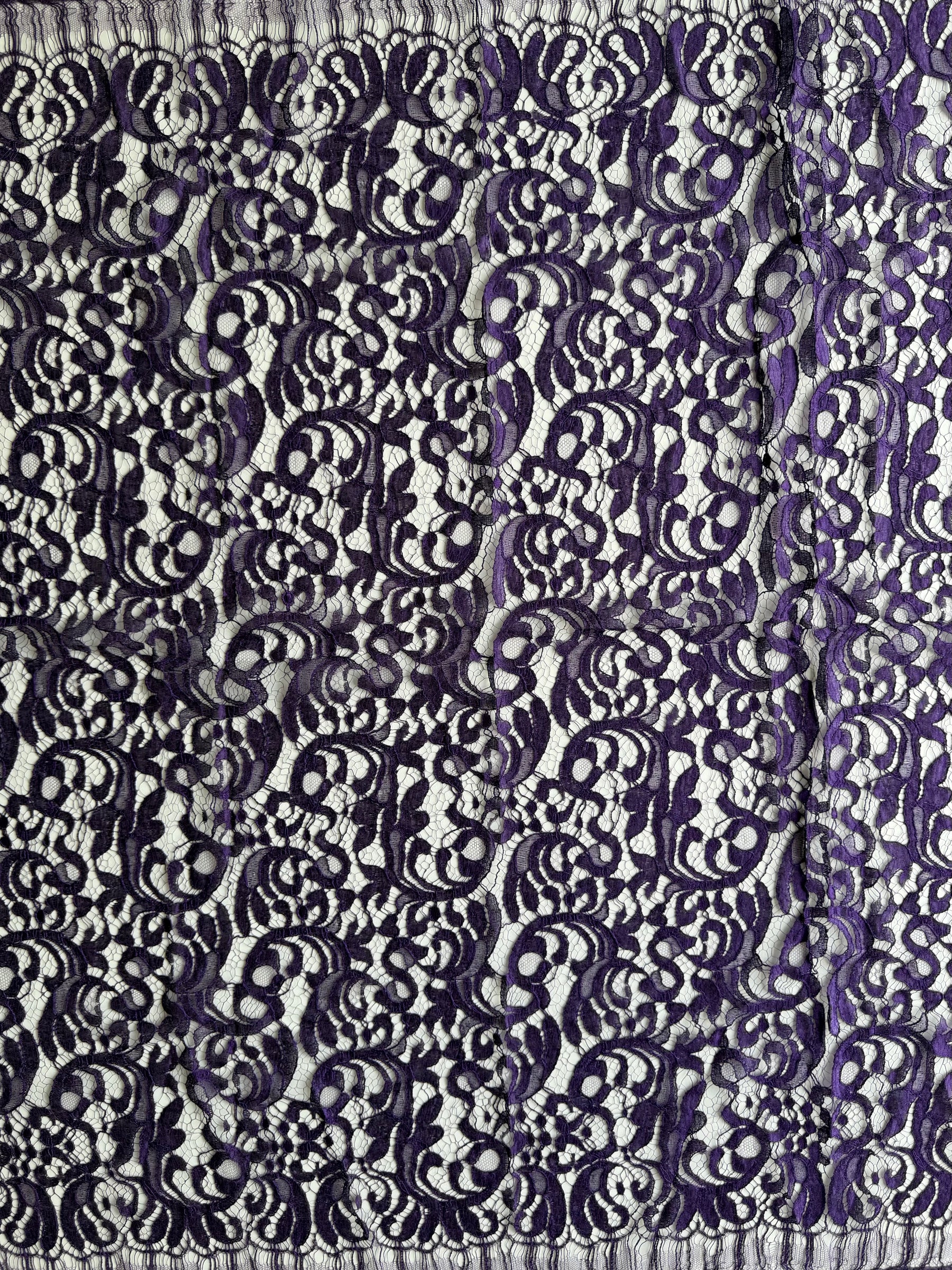 Dentelle italienne violette - P883