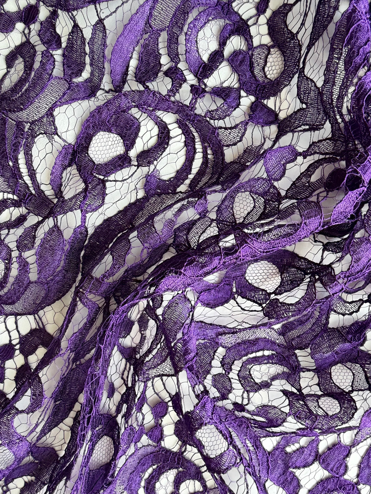 Dentelle italienne violette - P883