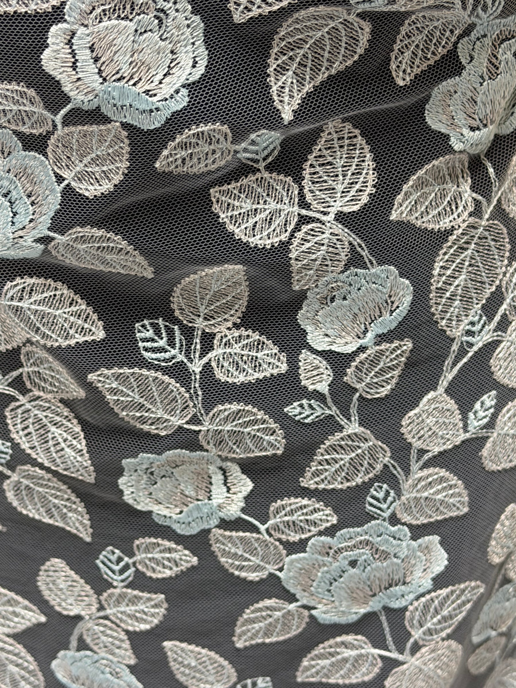 Dentelle brodée argent et bleu - EB5042