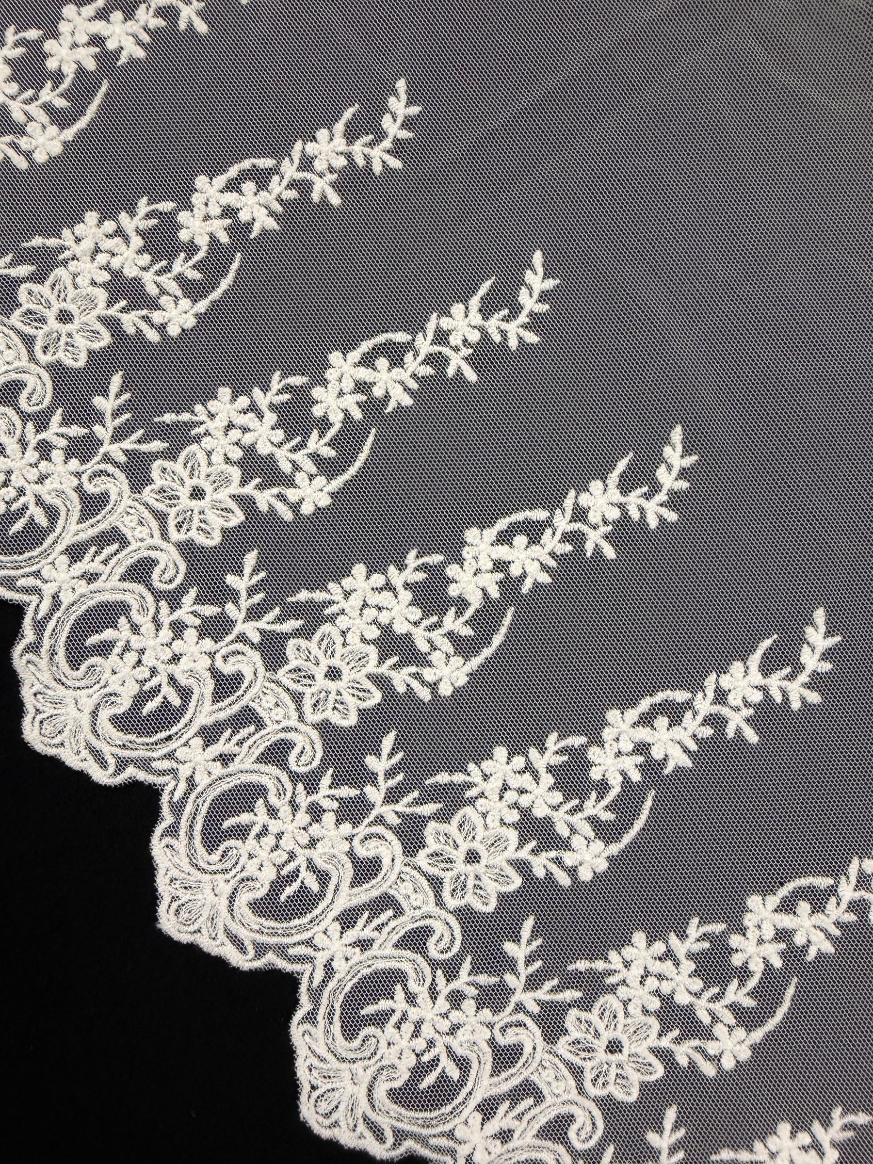 Garniture en coton ivoire - T789