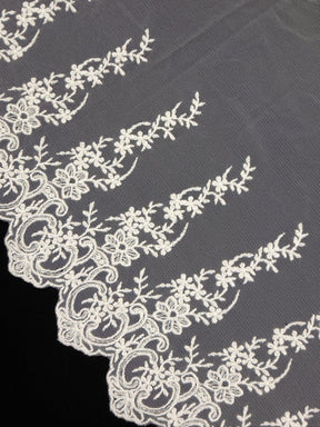 Garniture en coton ivoire - T789