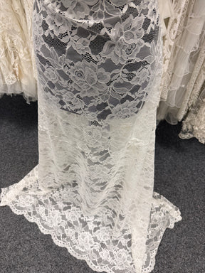 Dentelle Raschel ivoire - P212