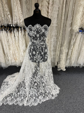 Dentelle en ivoire brodée de cordelettes et de sequins - Ladina