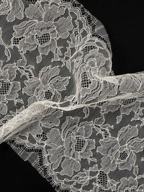 Bordure en dentelle française ivoire - T555