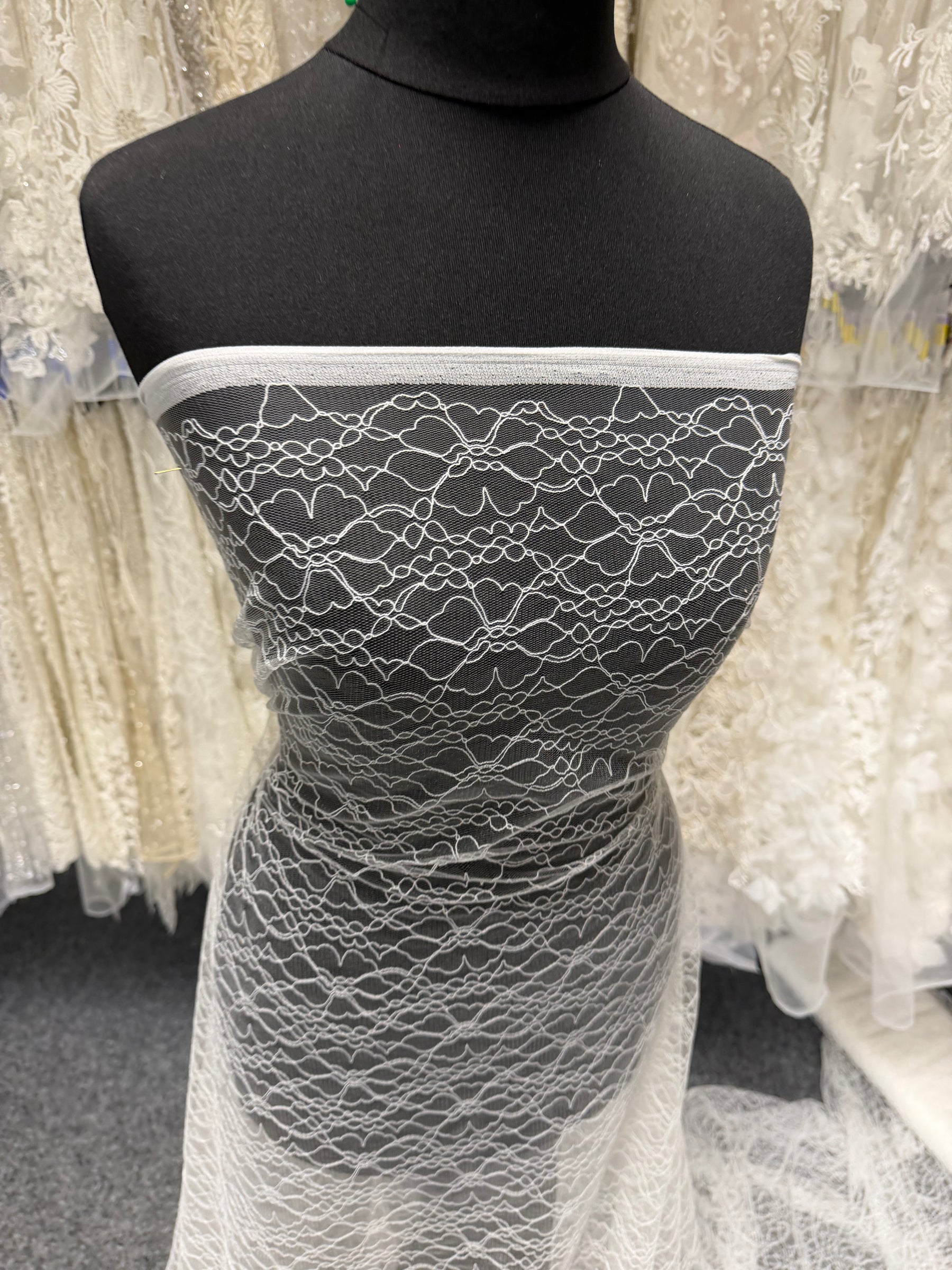 Tulle brodé ivoire clair - EB5030