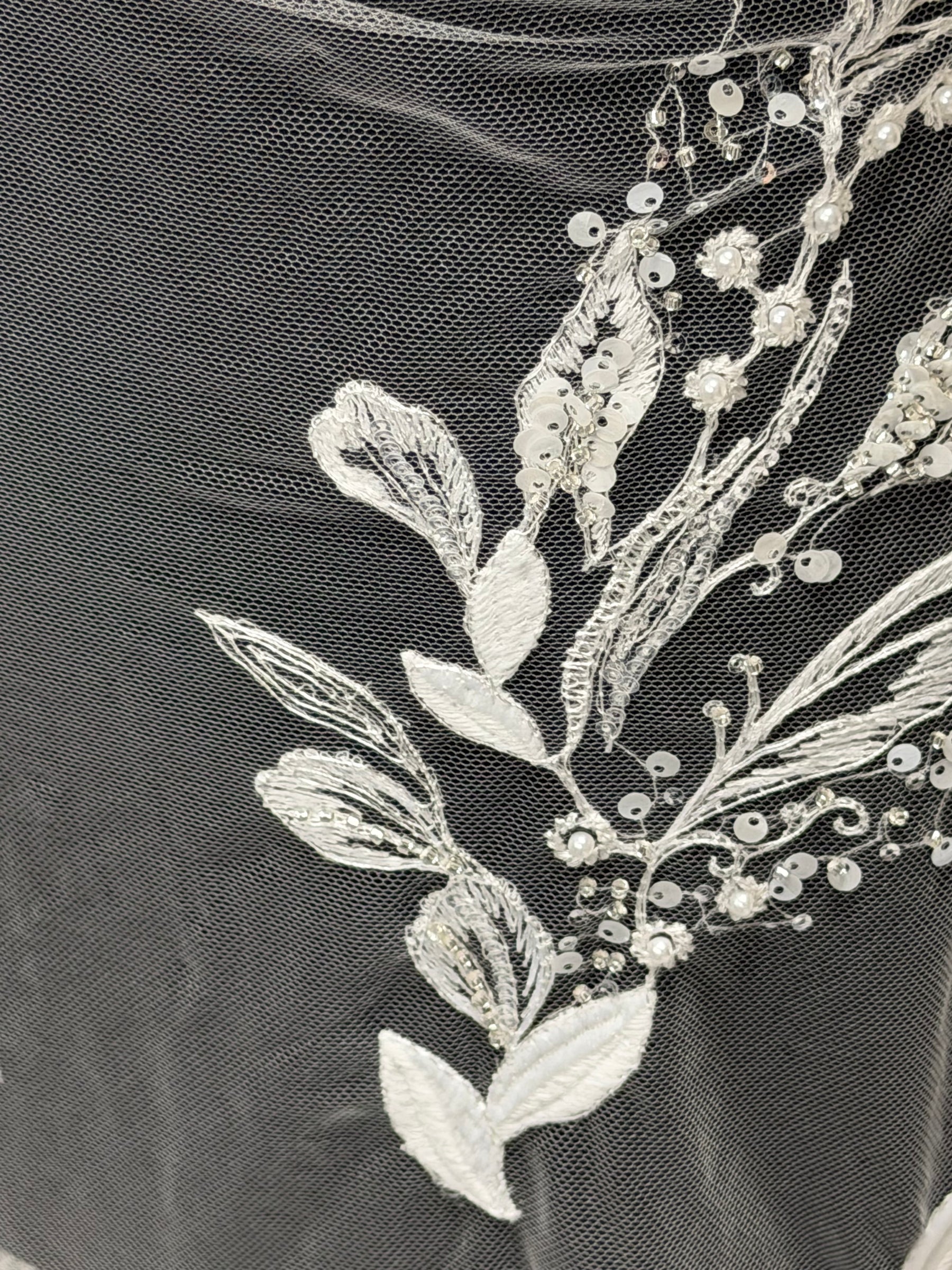Tulle brodé perlé ivoire/argent - EB1098