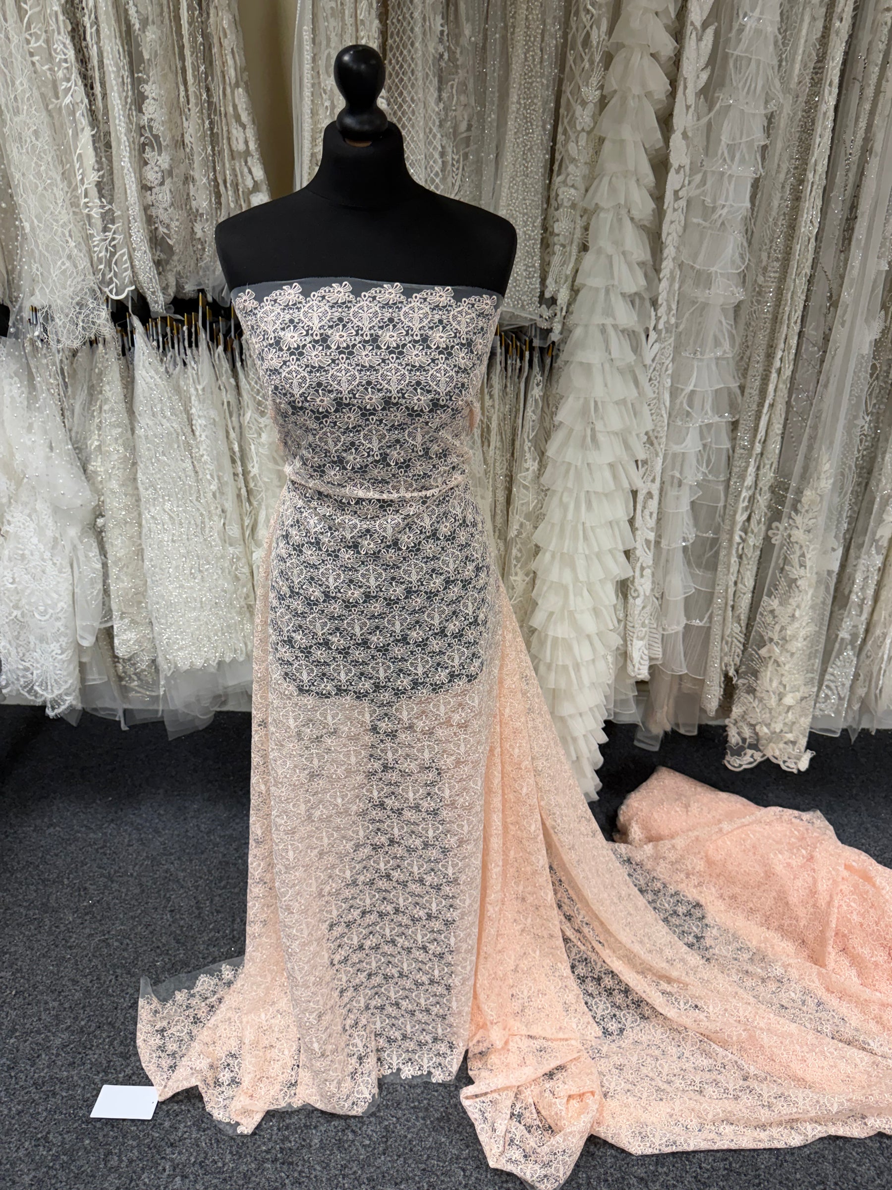 Dentelle brodée rose coquillage - EB5010
