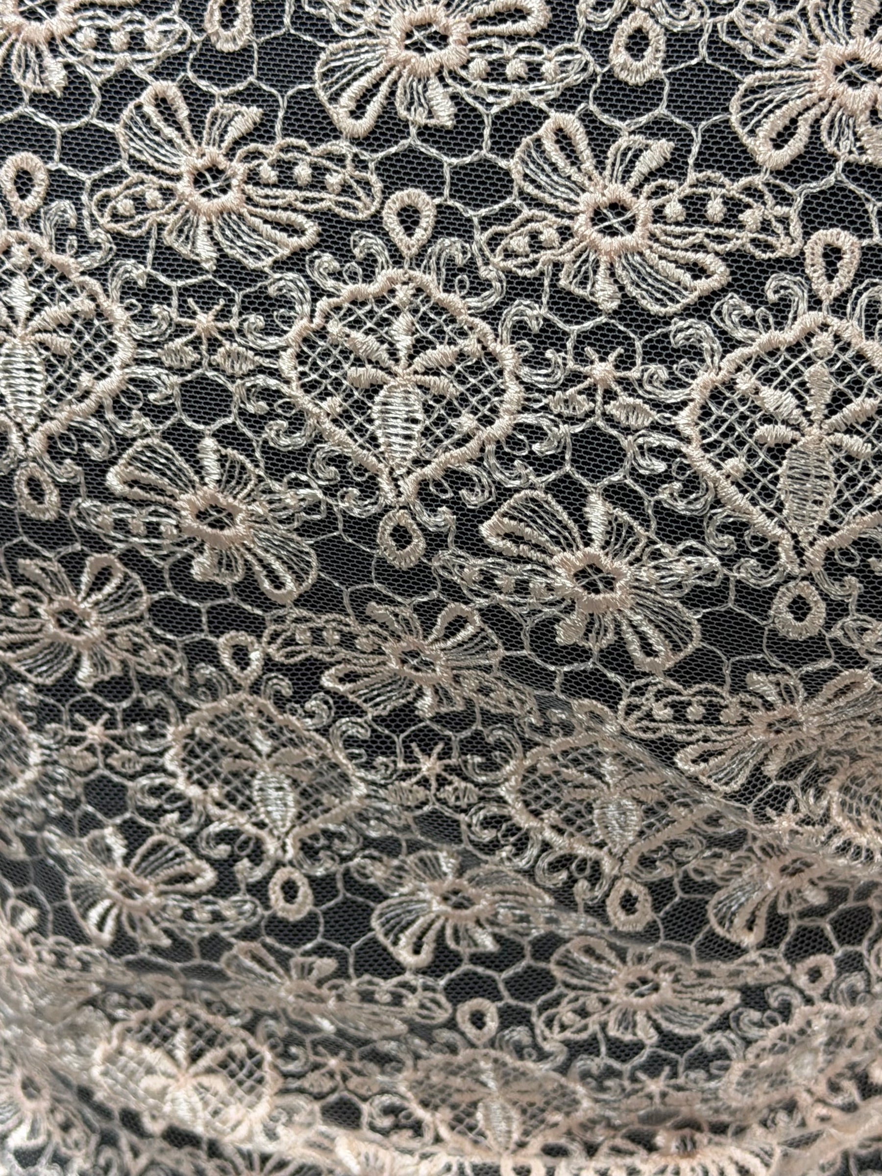 Dentelle brodée rose coquillage - EB5010