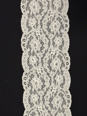 Bordure en dentelle d'Alençon ivoire - T558
