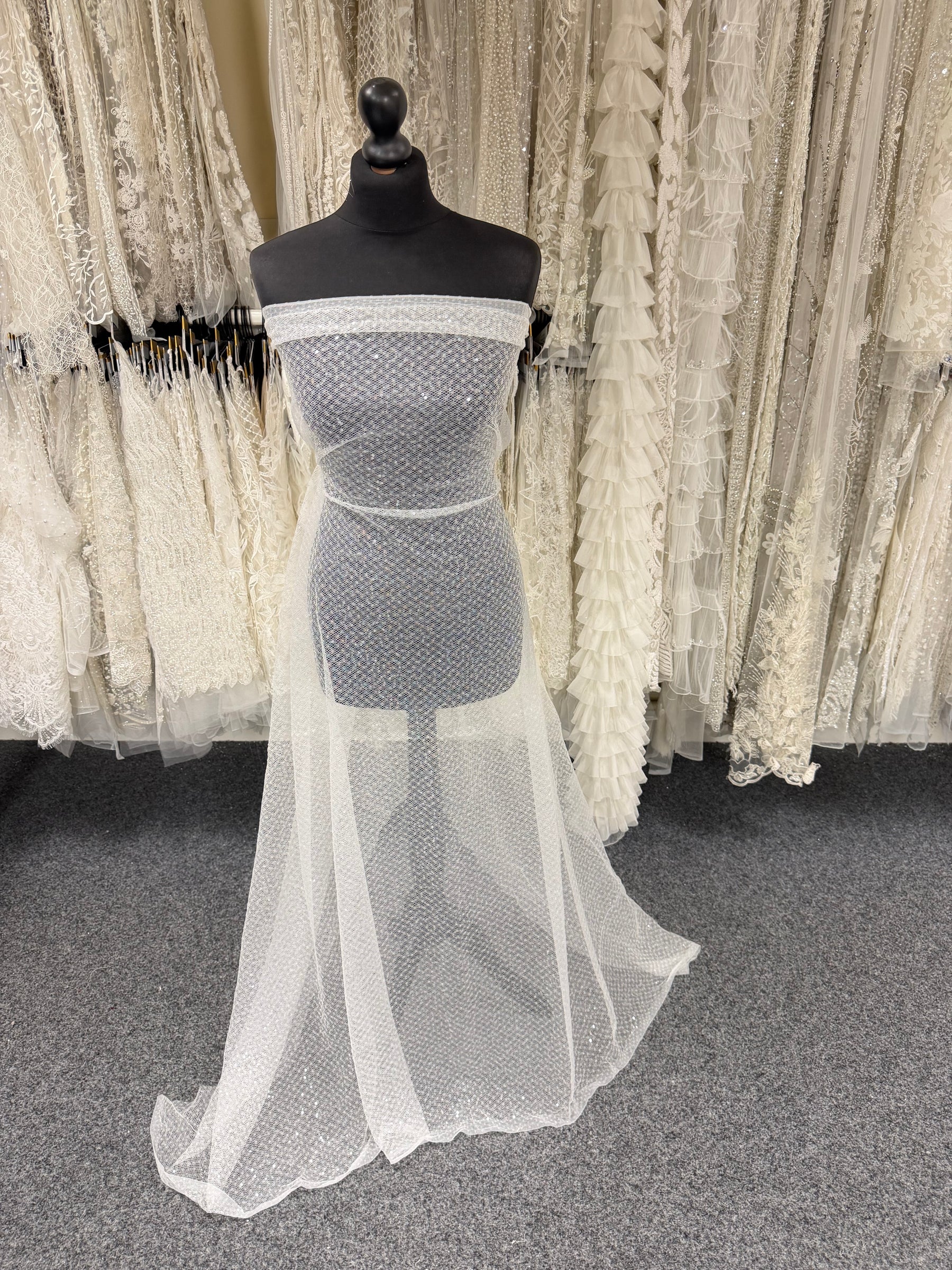 Dentelle Raschel à paillettes ivoire - EB3046