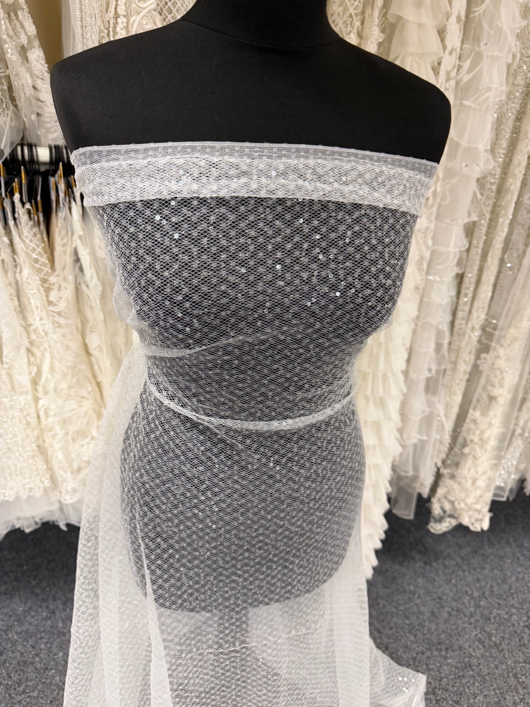 Dentelle Raschel à paillettes ivoire - EB3046
