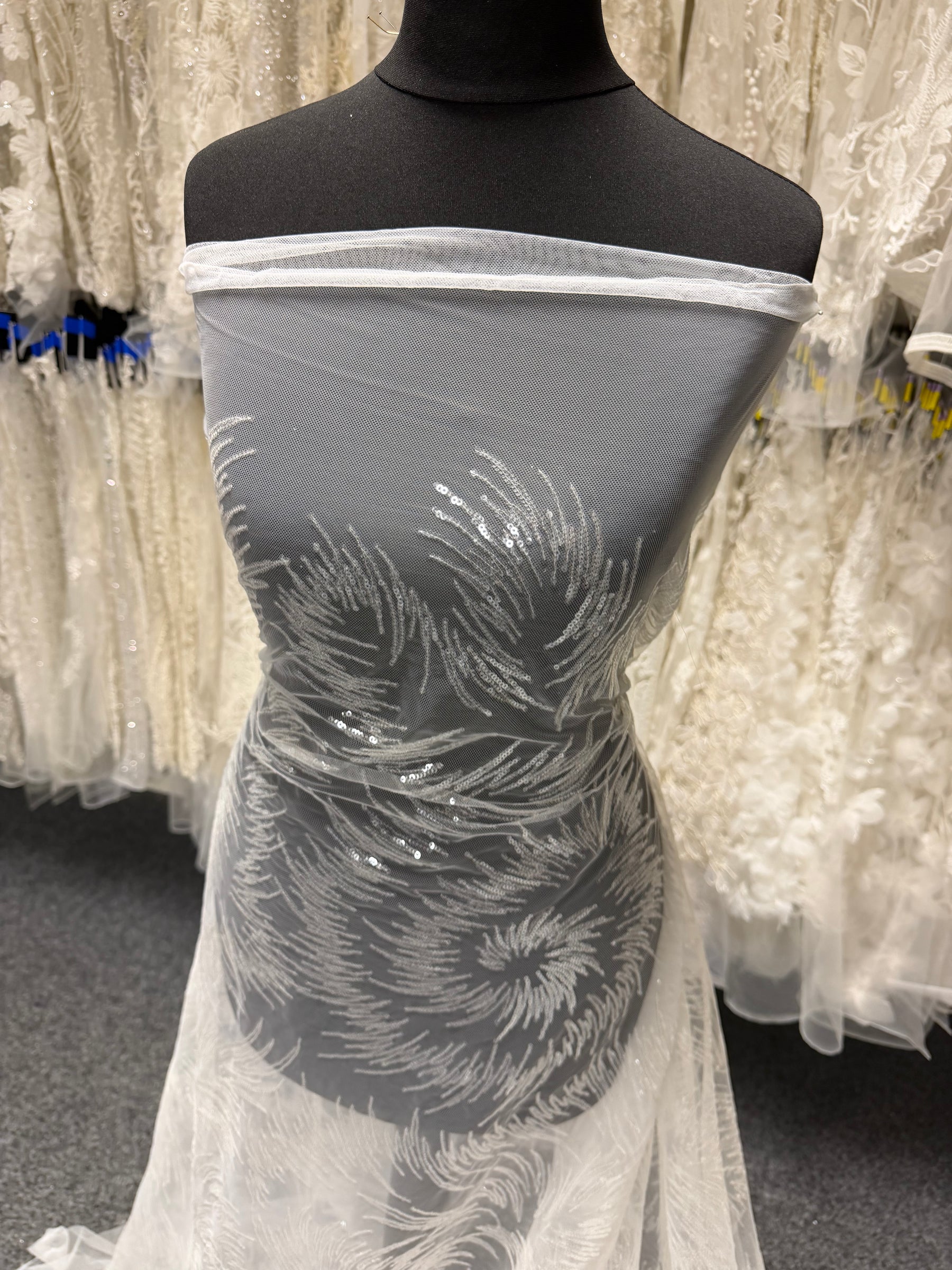 Dentelle à paillettes ivoire - EB3031