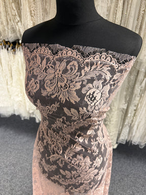 Dentelle de Chantilly Rose - P165
