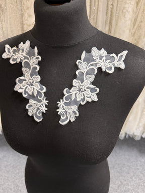 Applications en dentelle d'organza ivoire - T108