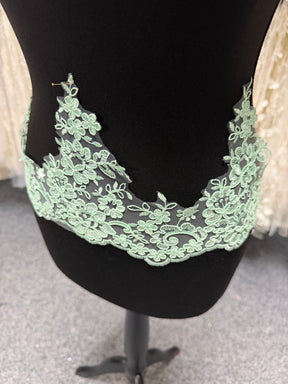 Garniture en dentelle cordée aqua - T660
