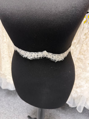 Bordure en dentelle cordée ivoire - T683