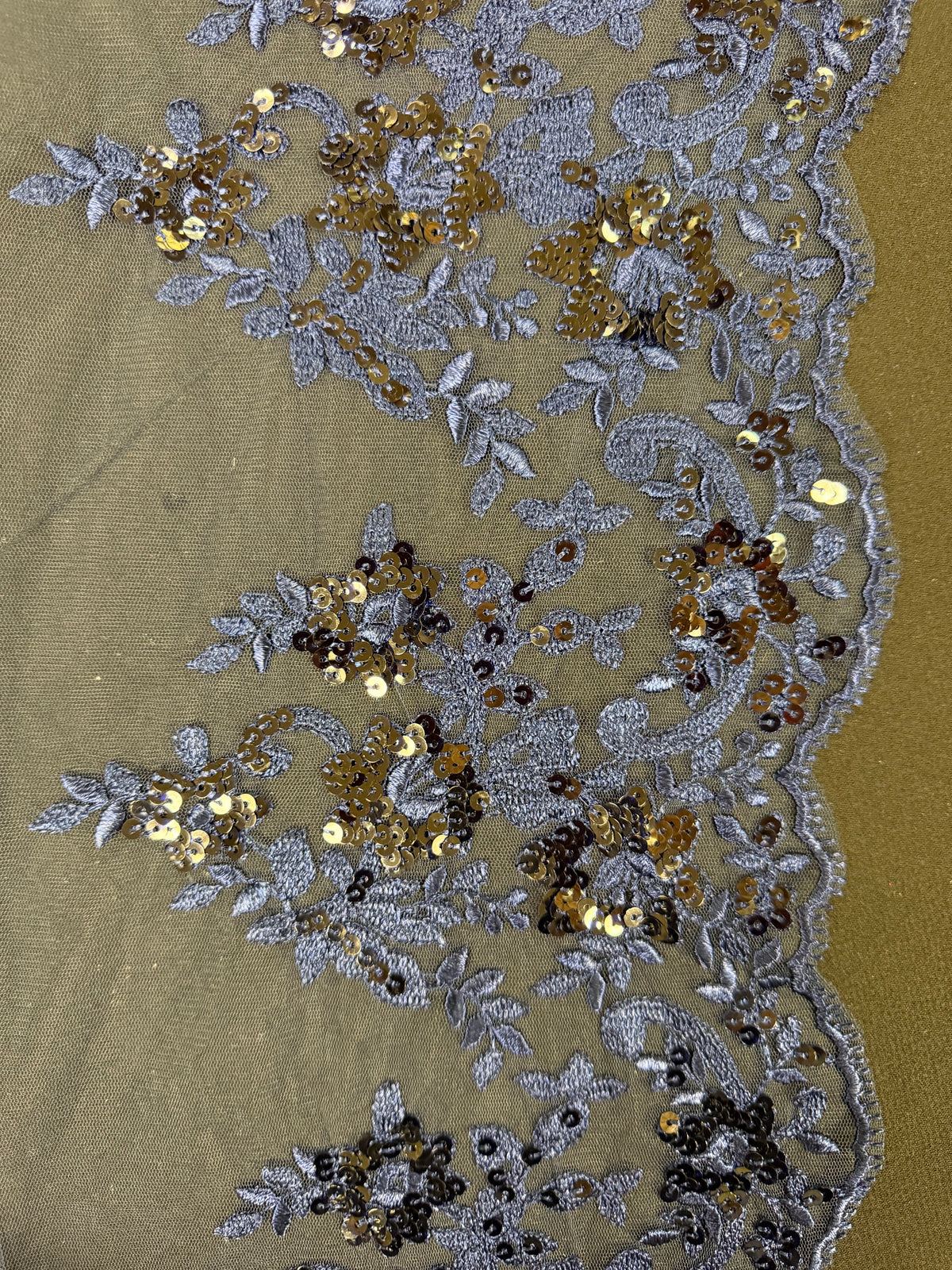 Bordure à sequins bleu marine - T661