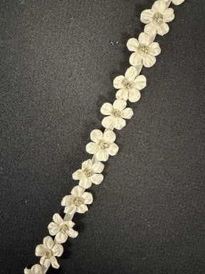Fleur 3D en satin ivoire avec bordure en cristal - EH1019