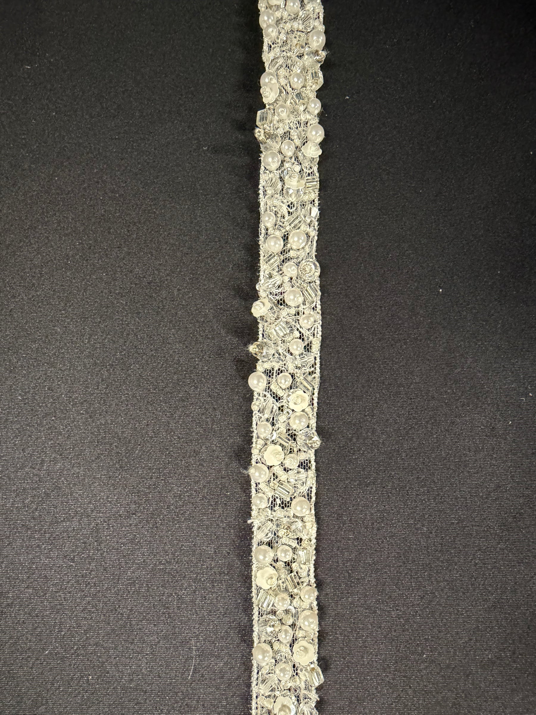 Galon en dentelle perlée ivoire - T743