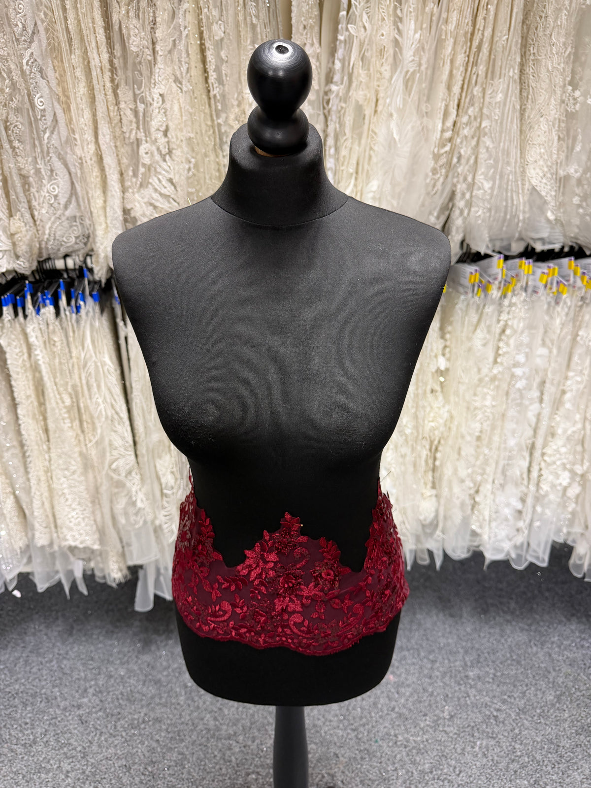 Bordure à sequins lie-de-vin - T661