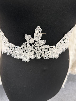 Passementerie dentelle guipure à sequins ivoire - T669