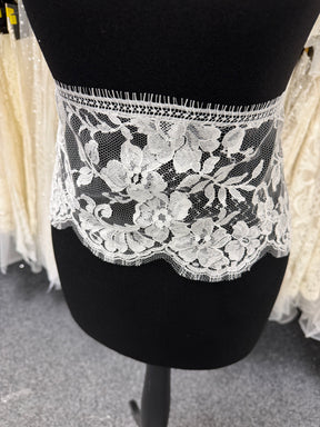 Galon de dentelle de Chantilly ivoire pâle - Rizawana