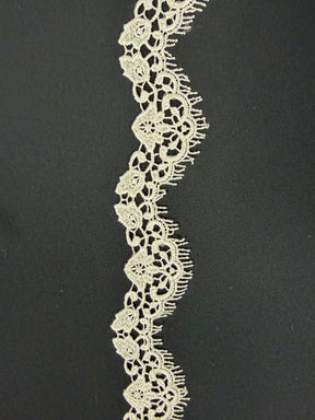 Bordure en guipure à paillettes ivoire - T578
