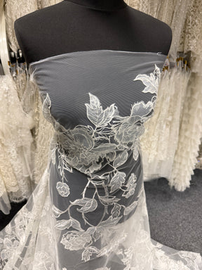 Dentelle brodée embellie de sequins ivoire - Destry