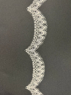 Bordure en dentelle française ivoire - T595