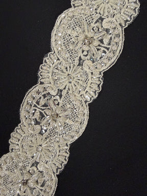 Garniture en perles et sequins 3D en cristal/ivoire - T472