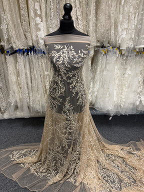 Tulle brodé orné de perles - EB1086