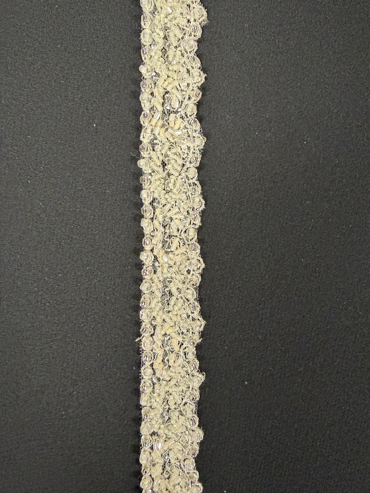 Bordure perlée et pailletée ivoire - T314