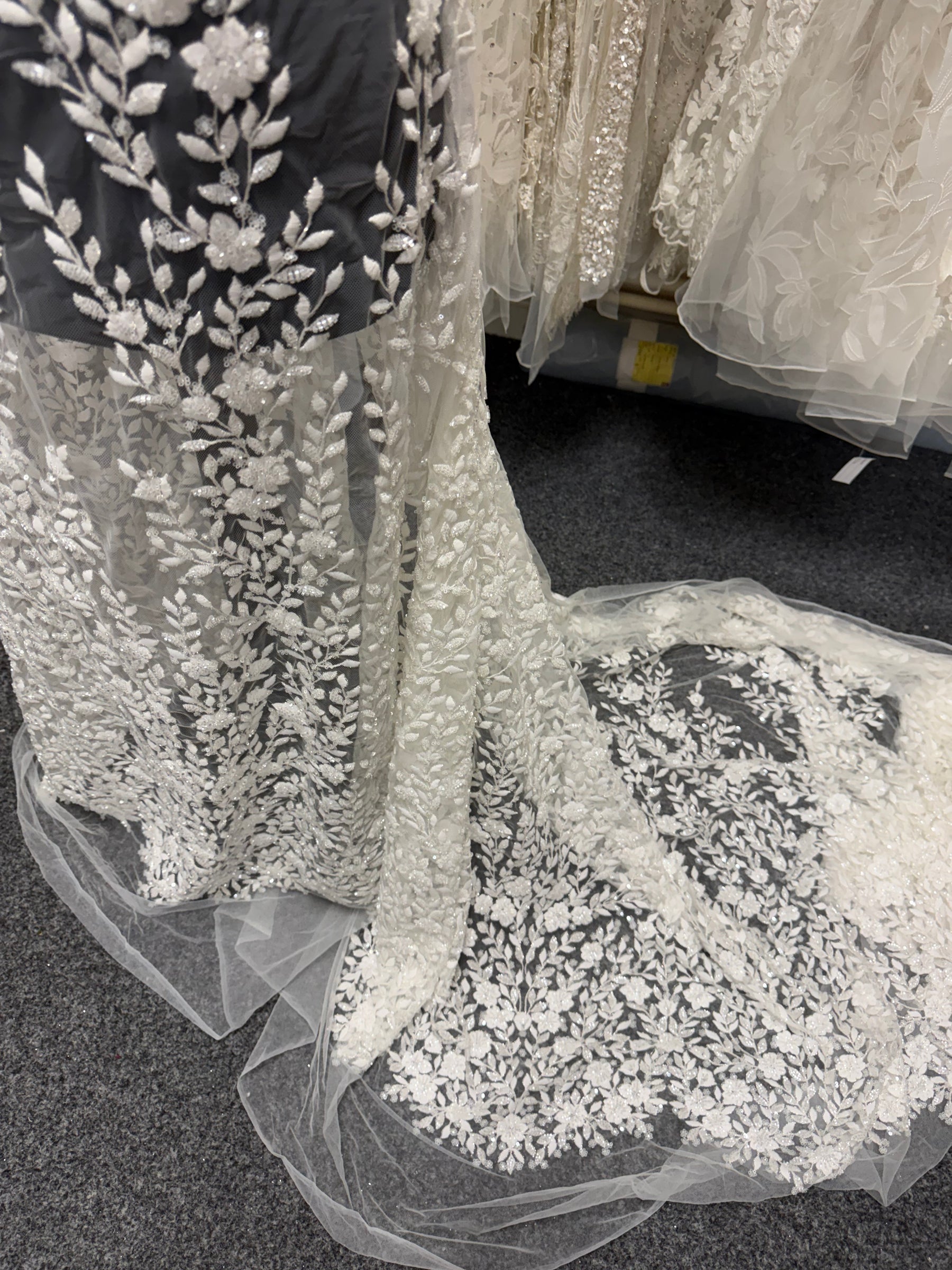Dentelle perlée ivoire – Grove