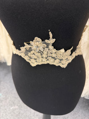 Bordure à perles et sequins cordonnés champagne/argent - T204