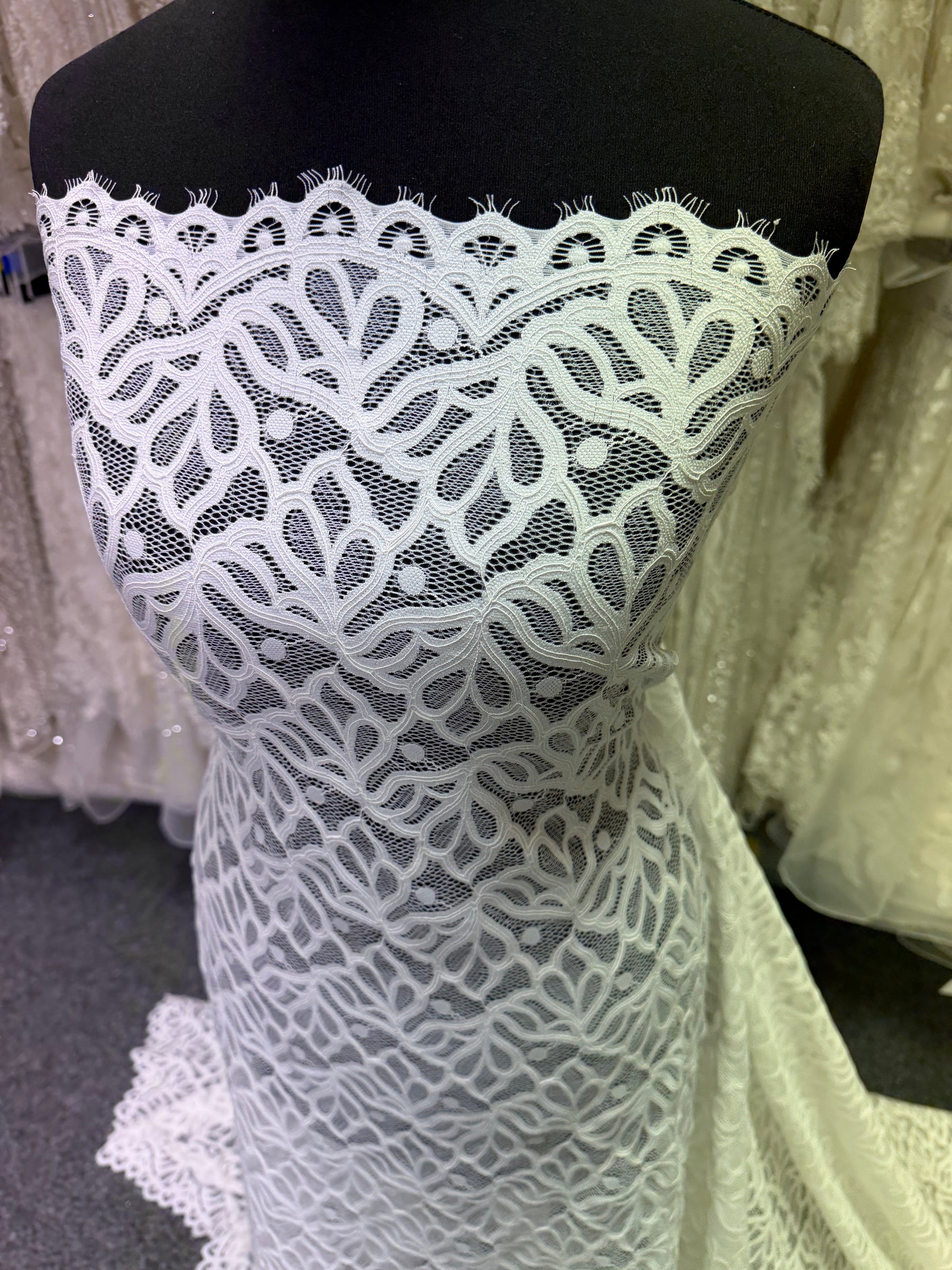 Dentelle raschel stretch ivoire - Tankara