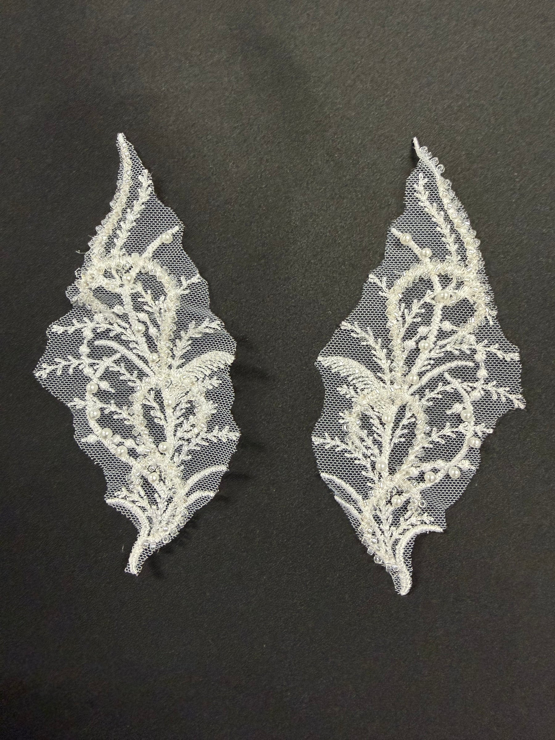 Appliques en dentelle perlée blanche - MT4012
