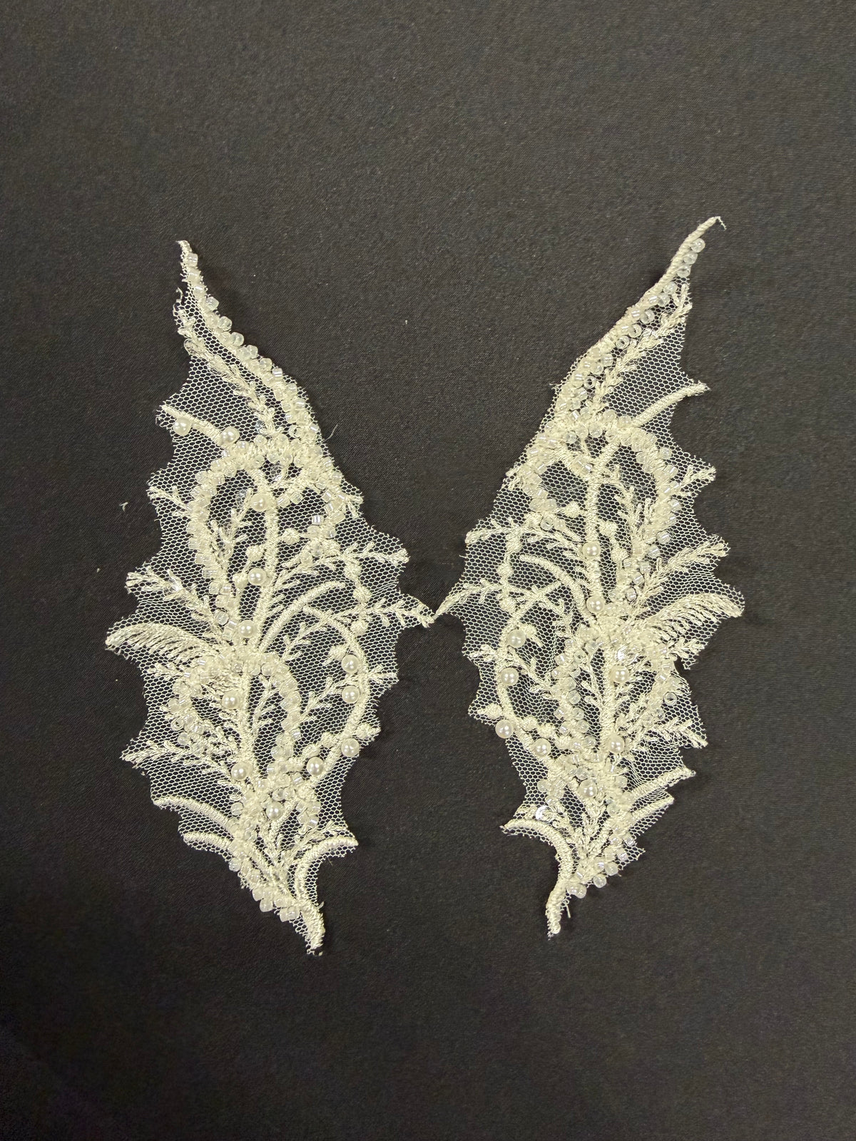 Appliques de dentelle perlée ivoire - MT4012