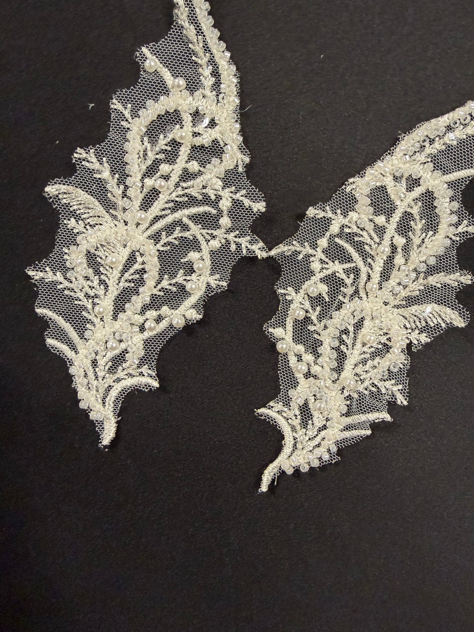 Appliques de dentelle perlée ivoire - MT4012