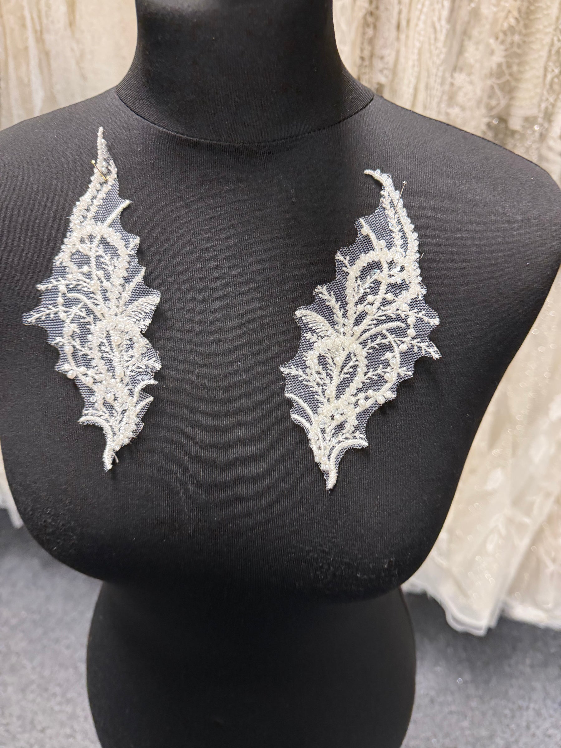 Appliques de dentelle perlée ivoire - MT4012