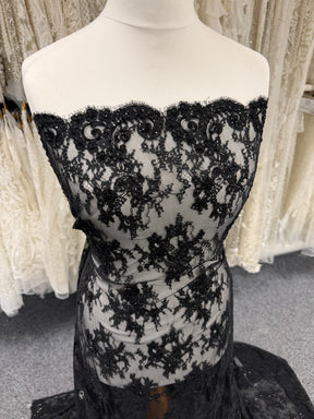 Dentelle noire à cordonnet et perles - P643