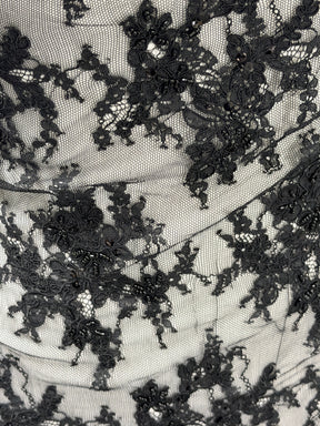 Dentelle noire à cordonnet et perles - P643
