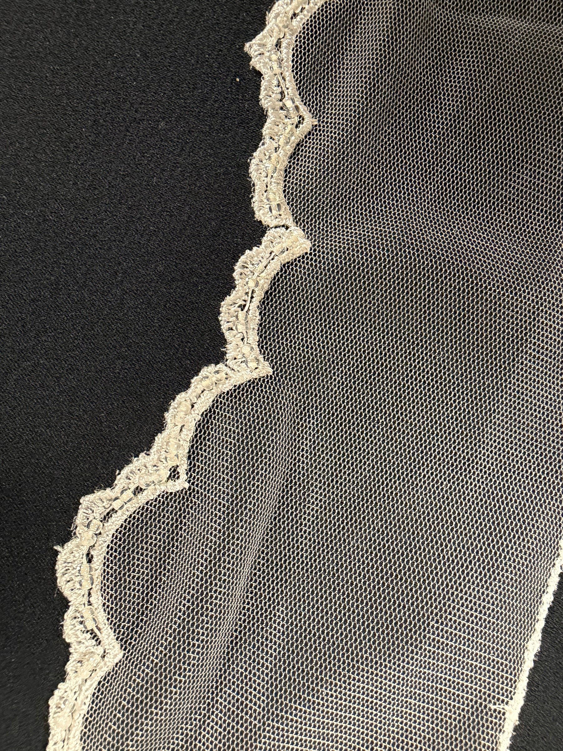 Bordure en dentelle ivoire - T208