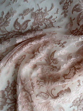 Dentelle Chantilly rose foncé - P205