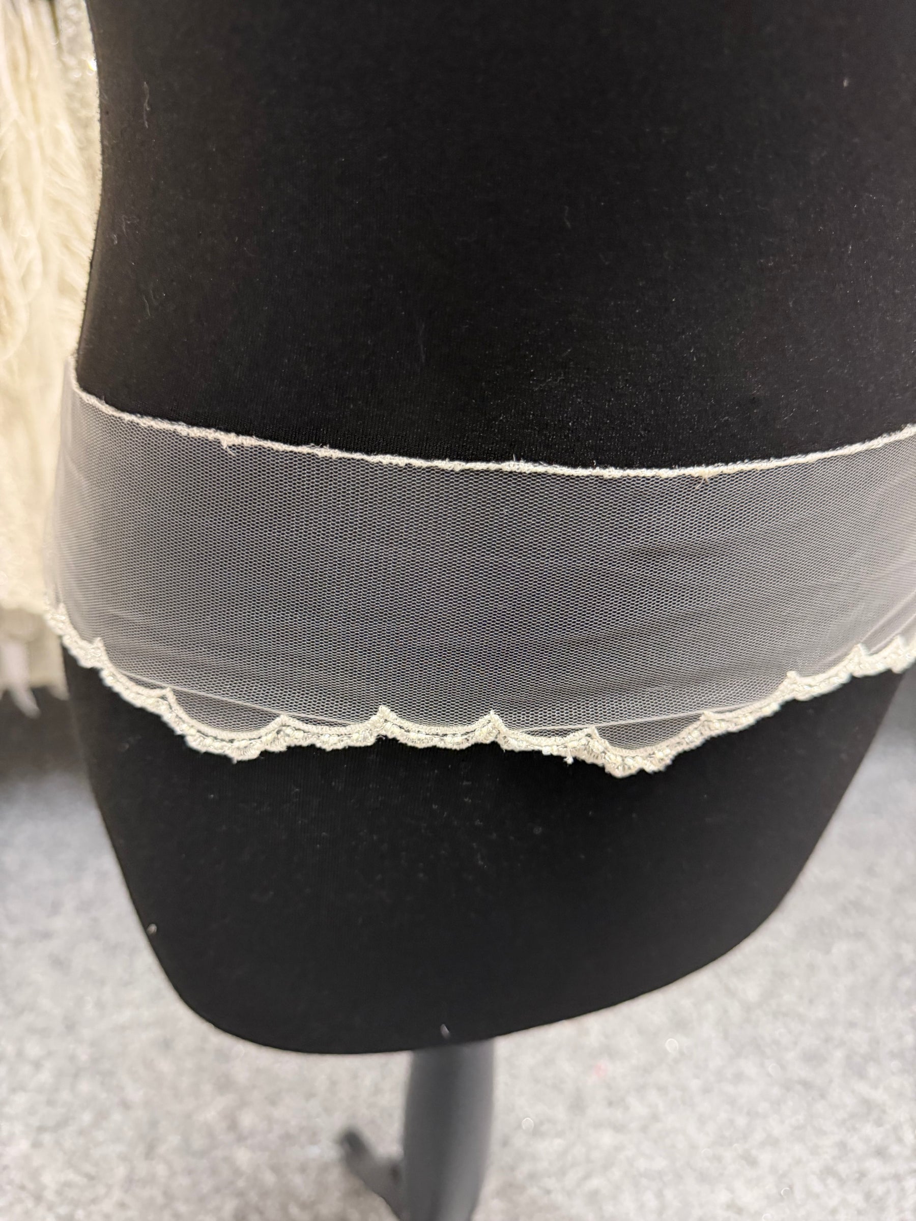 Bordure en dentelle ivoire - T208
