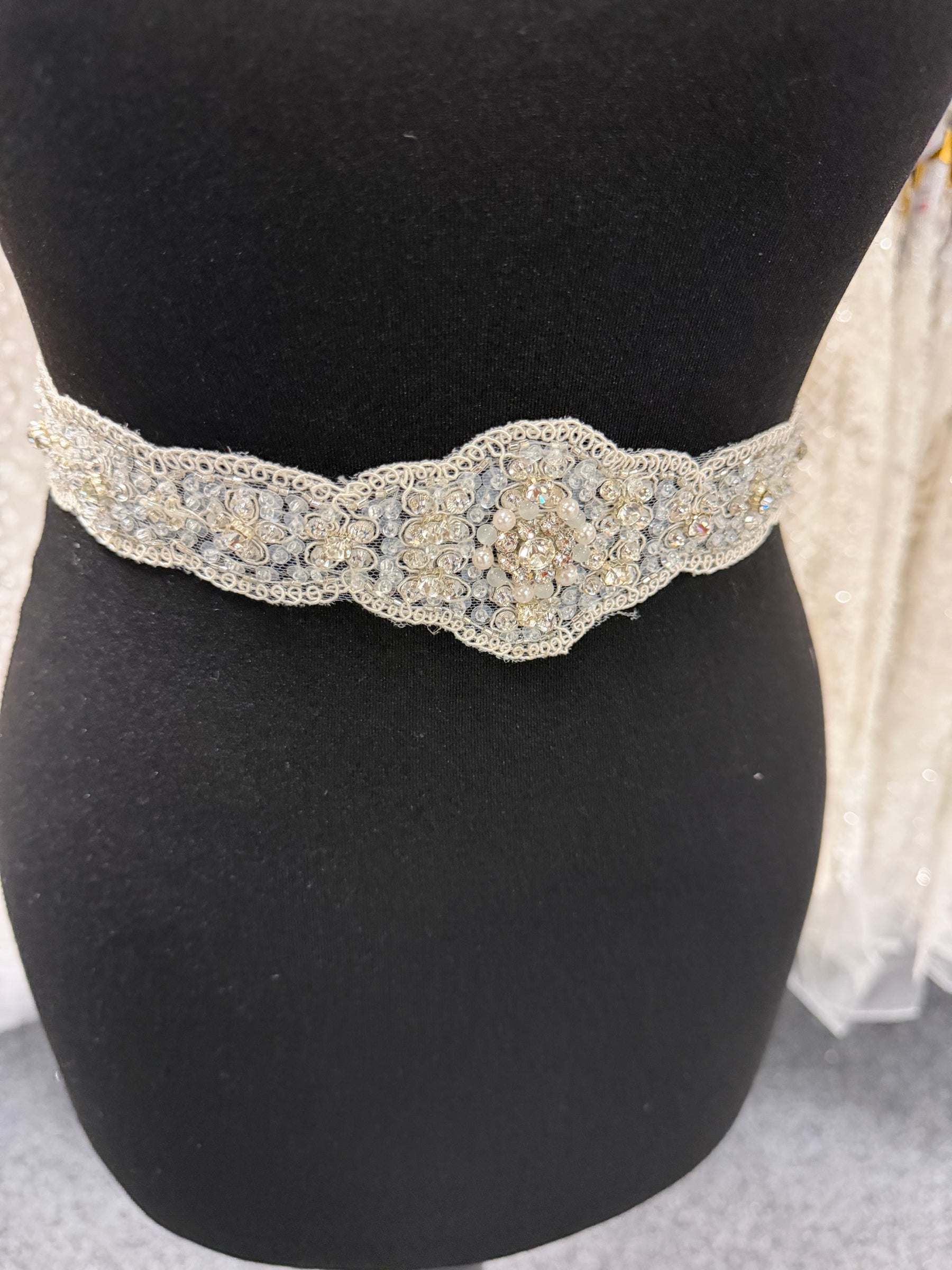 Garniture en perles et sequins cristal lourds - Cristal/Ivoire/Argent - T228