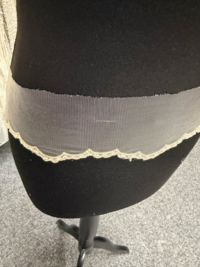 Champagne Lace Trim - T208