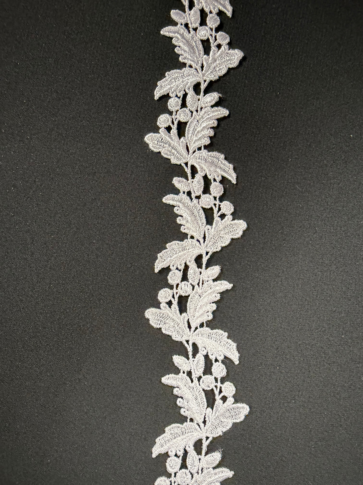 Garniture en dentelle guipure blanche - T319